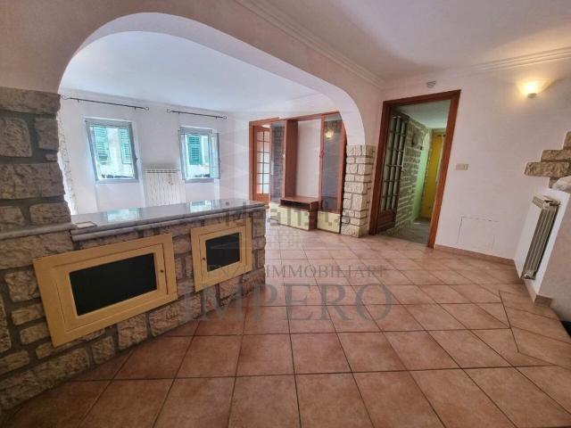 Appartamento in vendita di 83 m² in Salita alle Mura, 17