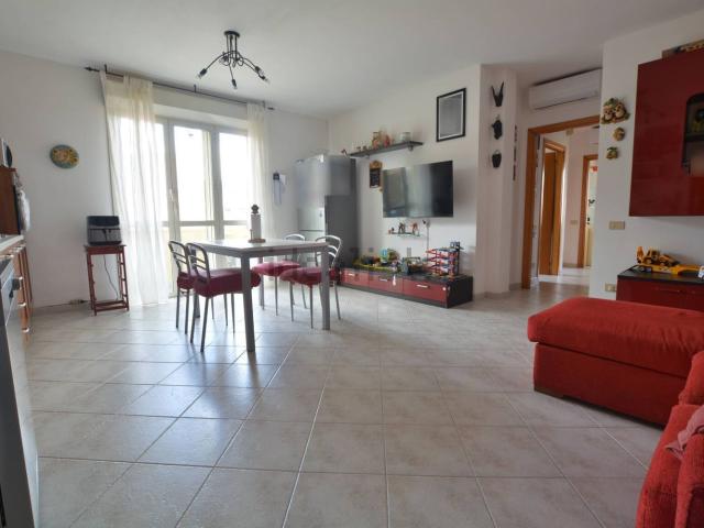 Appartamento in vendita di 83 m² in Via XXV Luglio, 33