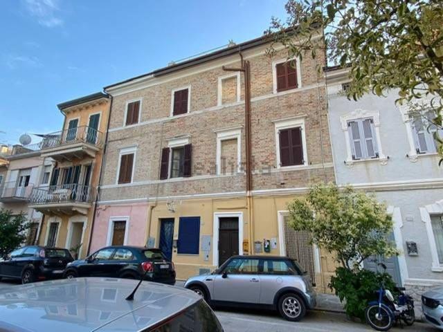 Appartamento in vendita di 83 m² in Via Bramante, 136