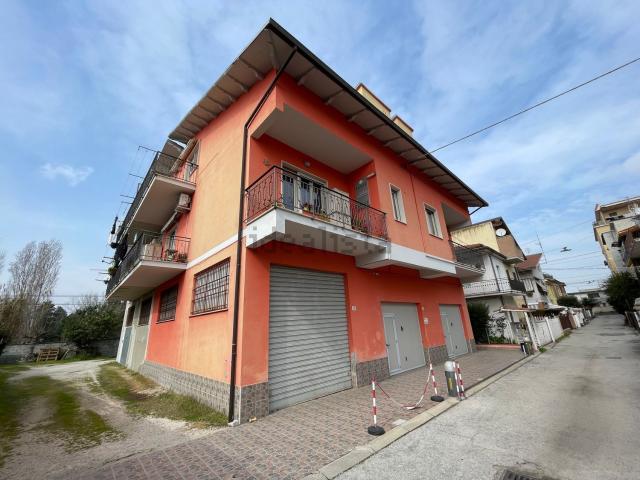 Appartamento in vendita di 83 m² in Via Celano, 24