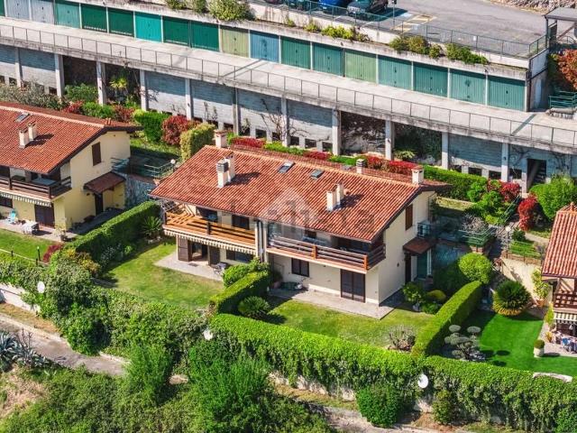 Appartamento in vendita di 83 m² in Via dei Colli