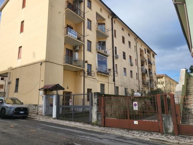 Appartamento in vendita di 83 m² in Via Fratelli Rosselli, 19