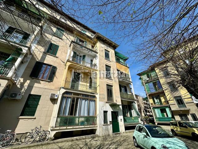 Appartamento in vendita di 83 m² in Via Francesco Azzi, 10