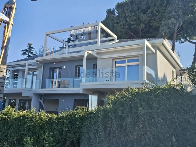 Appartamento in vendita di 83 m² in Via Ischia, 111