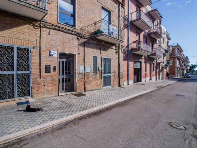 Appartamento in vendita di 83 m² in Via Leone Ferrone, 34
