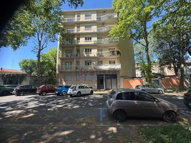 Appartamento in vendita di 83 m² in Viale Monte Grappa, 26