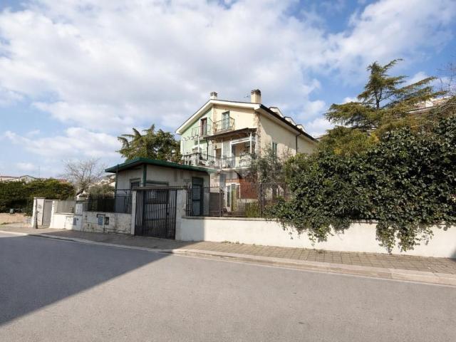 Appartamento in vendita di 83 m² in Viale Aldo Moro, 50