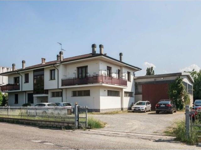 Appartamento in vendita di 800 m² in Via degli Artigiani, 39