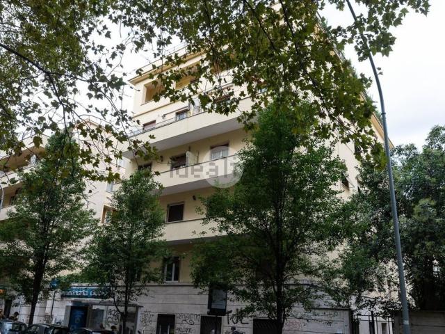 Appartamento in vendita di 80 m² in Circonvallazione Clodia, 19