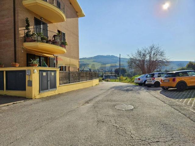Appartamento in vendita di 80 m² in Contrada Canale, 12