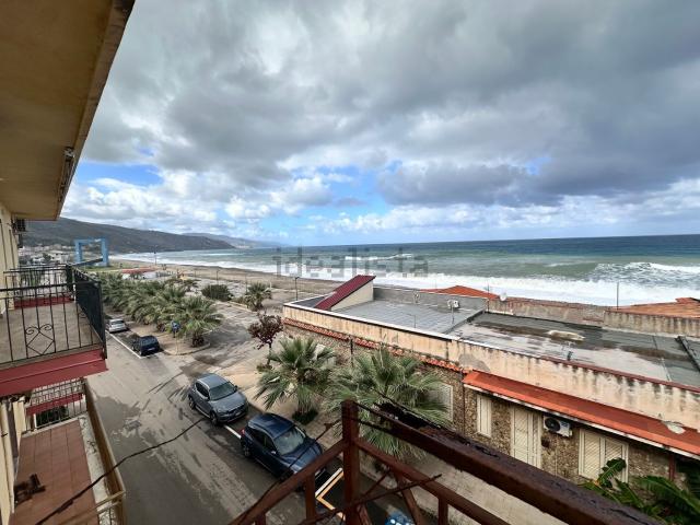 Appartamento in vendita di 80 m² in Lungomare Colonna, 17