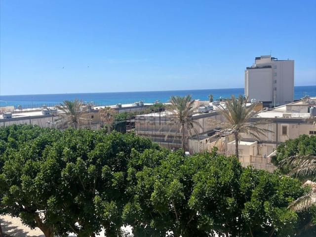 Appartamento in vendita di 80 m² in Lungomare Dante Alighieri