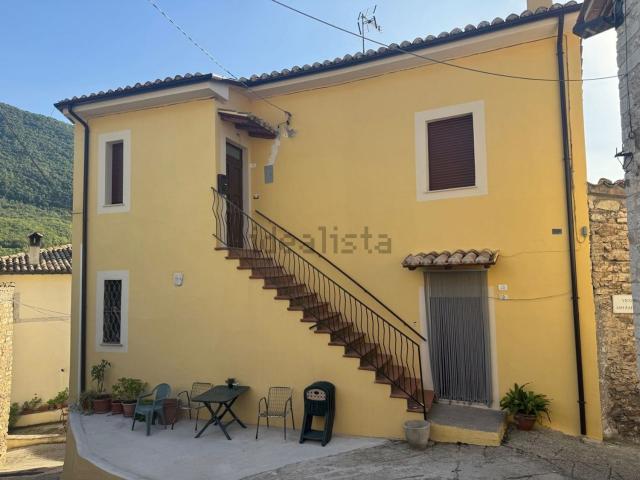 Appartamento in vendita di 80 m² in Località Casale Pellini, 2