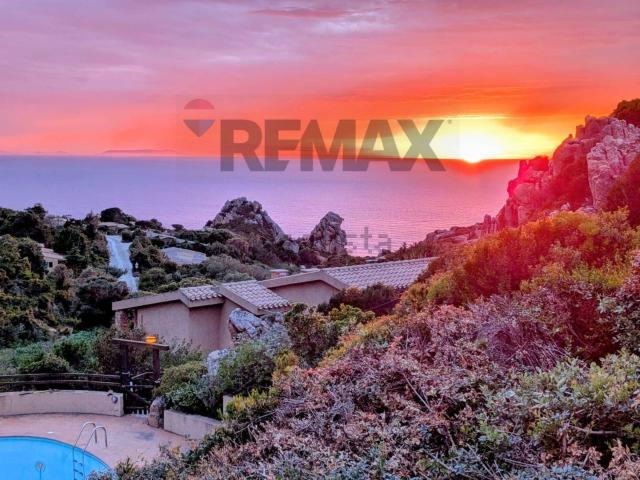Appartamento in vendita di 80 m² in Località Costa Paradiso, 1