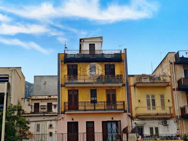 Appartamento in vendita di 80 m² in Piazza della Regione, 8