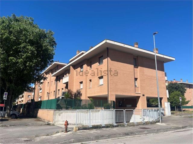 Appartamento in vendita di 80 m² in Piazza G. Falcone, 1