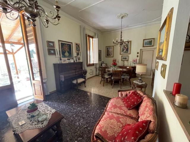 Appartamento in vendita di 80 m² in Piazza Giacomo Matteotti, 50053