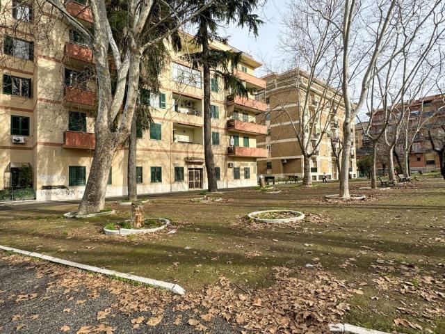 Appartamento in vendita di 80 m² in Piazza Giuseppe Cardinali, 18