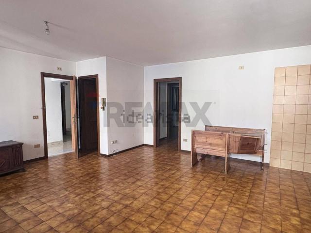 Appartamento in vendita di 80 m² in Piazza Monte Grappa, 54