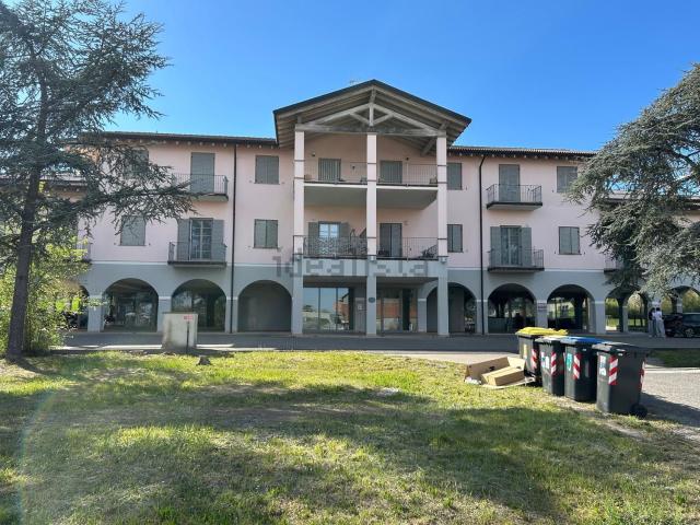 Appartamento in vendita di 80 m² in Strada Vecchia Pozzo Sant&apos Evasio, 1