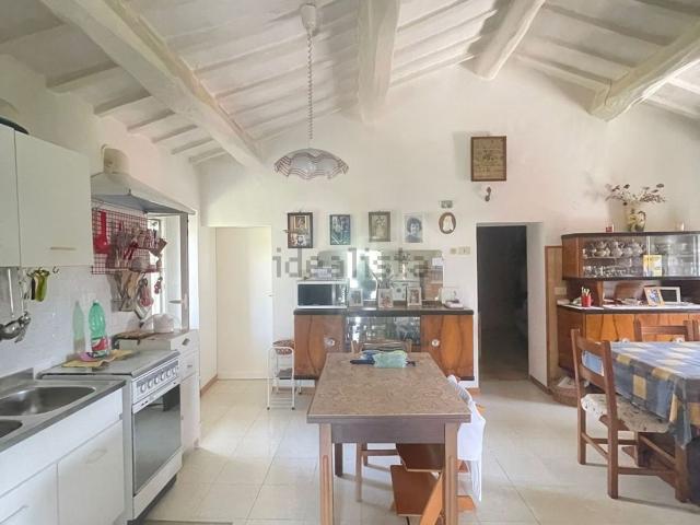 Appartamento in vendita di 80 m² in Strada Maestrello Pieve Petroia, 2