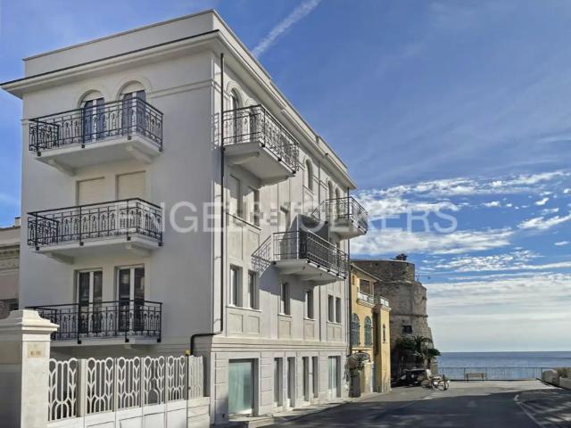 Appartamento in vendita di 80 m² in Vico del Cantiere, 10