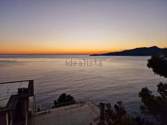 Appartamento in vendita di 80 m² in Via Tigullio Rocks, 12