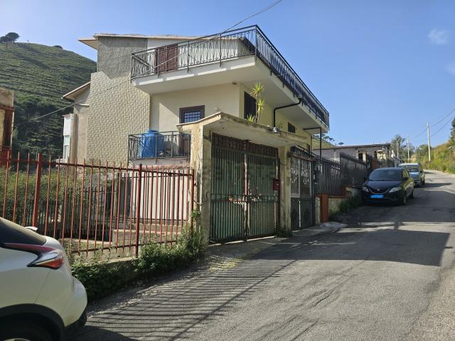 Appartamento in vendita di 80 m² in Via Torrente d&apos Inverno