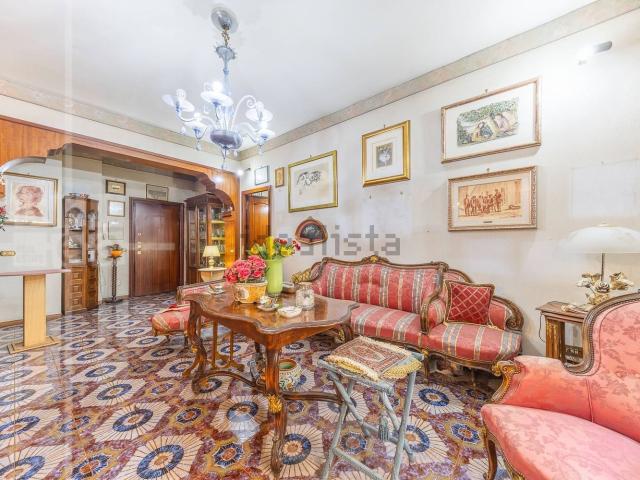 Appartamento in vendita di 80 m² in Via Tuscolana, 1003