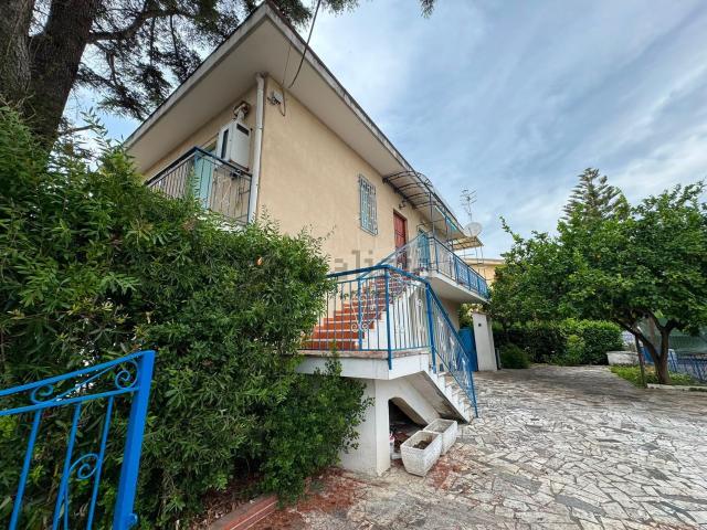 Appartamento in vendita di 80 m² in Via Ugo Foscolo, 14