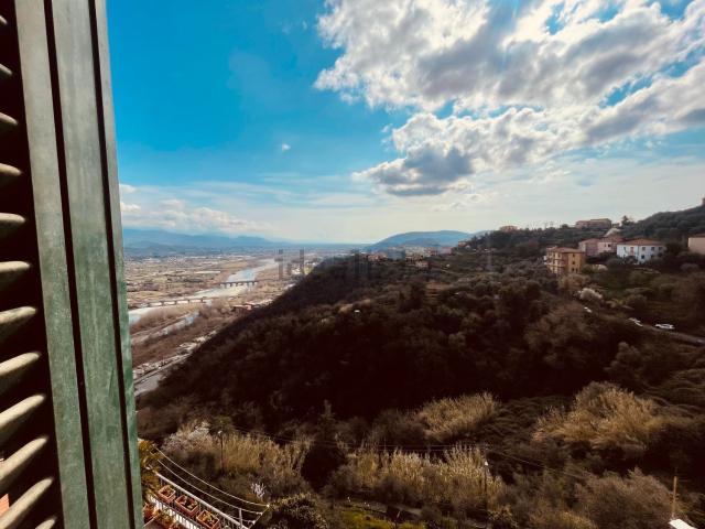Appartamento in vendita di 80 m² in Via Umberto Maddalena