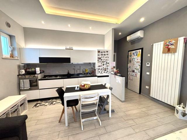 Appartamento in vendita di 80 m² in Via Umberto Giordano