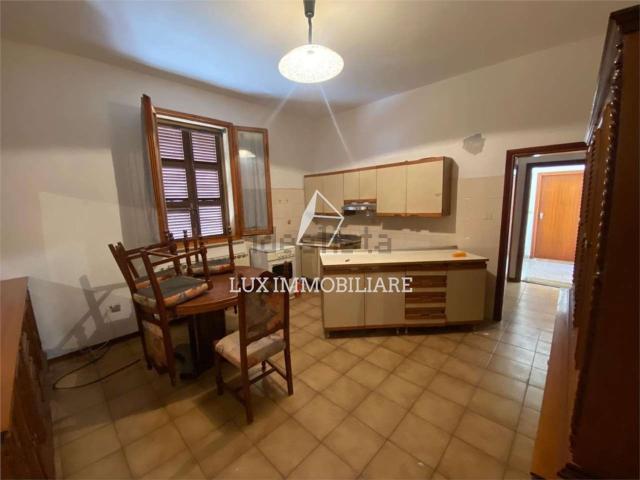 Appartamento in vendita di 80 m² in Via Umberto Pasini