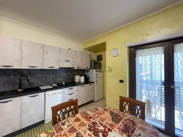Appartamento in vendita di 80 m² in Via Vincenzo Falcone, 25
