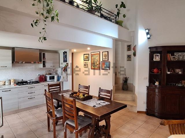 Appartamento in vendita di 80 m² in Via Vittorio Veneto