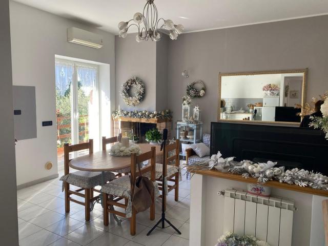 Appartamento in vendita di 80 m² in Via Vittorio Alfieri, 10