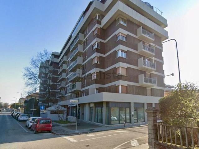 Appartamento in vendita di 80 m² in Via Volturno, 68