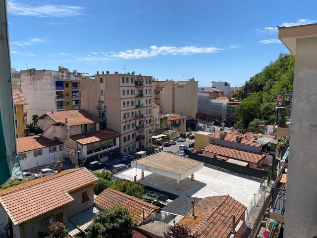 Appartamento in vendita di 80 m² in Via Zeffiro Massa, 225