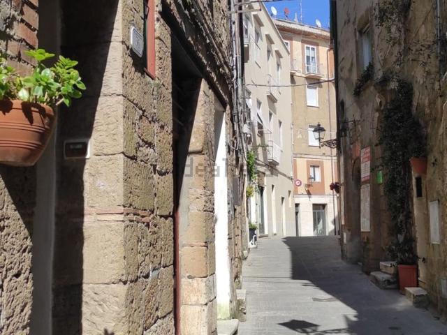 Appartamento in vendita di 80 m² in Via Zuccarelli, 36