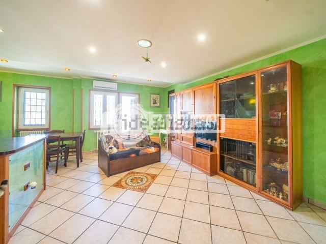 Appartamento in vendita di 80 m² in Via Acerra