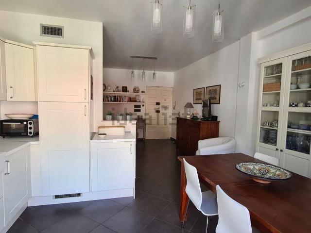Appartamento in vendita di 80 m² in Via al Mare