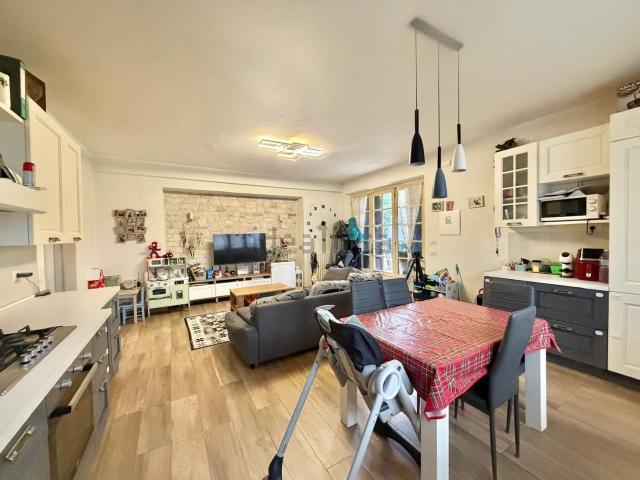 Appartamento in vendita di 80 m² in Via Alessandro Manzoni