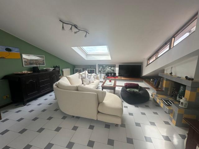 Appartamento in vendita di 80 m² in Via Alessandro Petri, 526