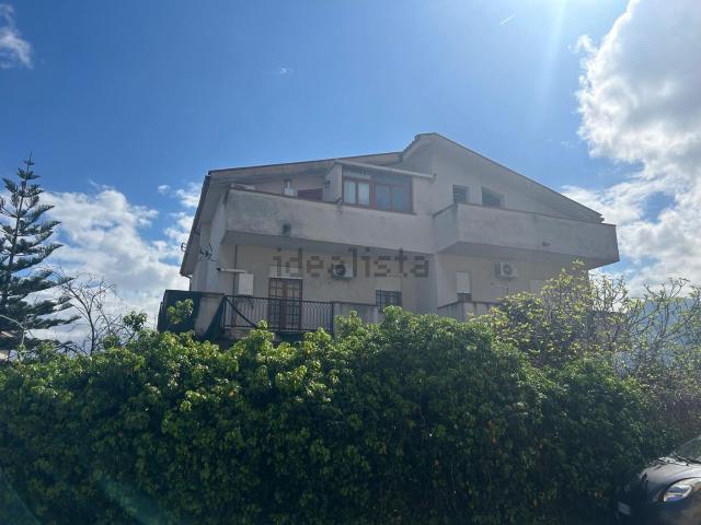 Appartamento in vendita di 80 m² in Via Alfonso Amorelli, 19