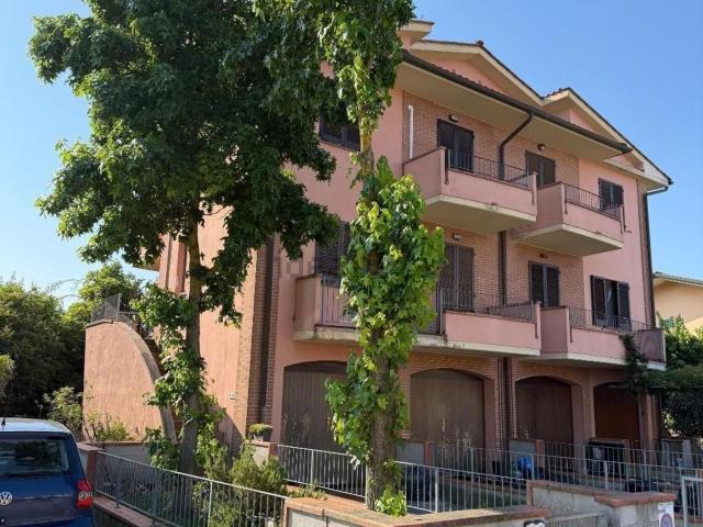 Appartamento in vendita di 80 m² in Via Allori, 56012