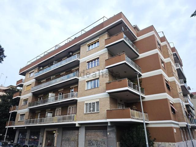 Appartamento in vendita di 80 m² in Via Angelo Bertolotto