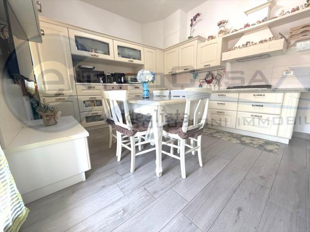 Appartamento in vendita di 80 m² in Via Angelo Venturoli