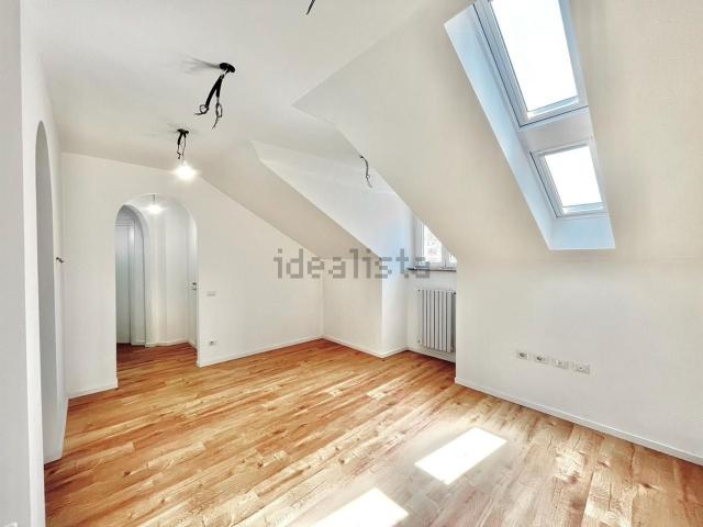 Appartamento in vendita di 85 m² in Via Antonio Carnevali, 109