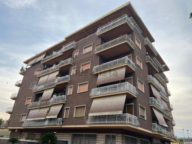 Appartamento in vendita di 80 m² in Via Appia Nord, 51
