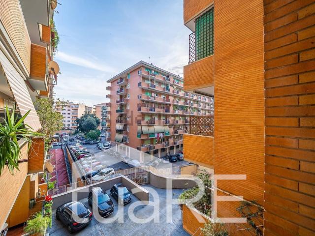 Appartamento in vendita di 80 m² in Via Appia Nuova